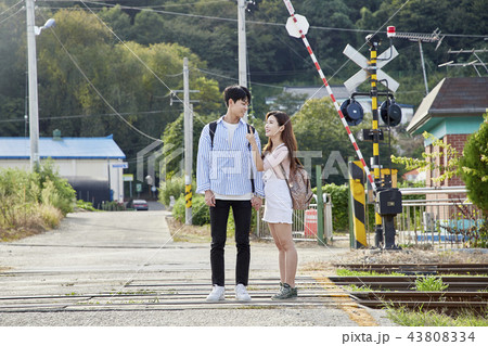 韓国人 旅行 休憩 43808334