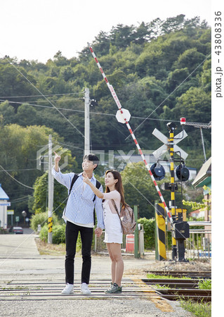 韓国人 旅行 休憩 43808336