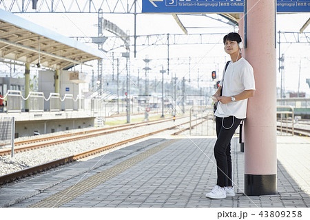 韓国人 旅行 大学生 43809258