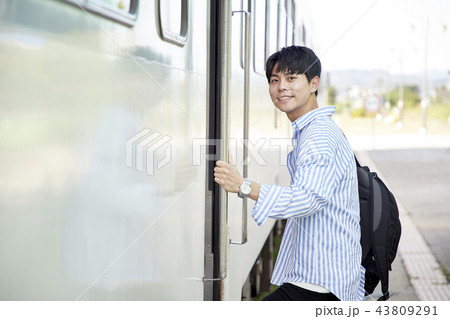 韓国人 旅行 大学生 43809291