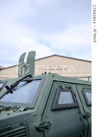 軽装甲機動車 装甲車 コマツ製 窓 軽装甲機動車 装甲車 コマツ製 窓 43809821