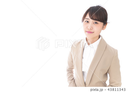 笑顔の若いビジネスウーマン 笑顔の若いビジネスウーマン 43811343