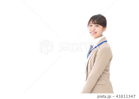 笑顔の若いビジネスウーマン 笑顔の若いビジネスウーマン 43811347
