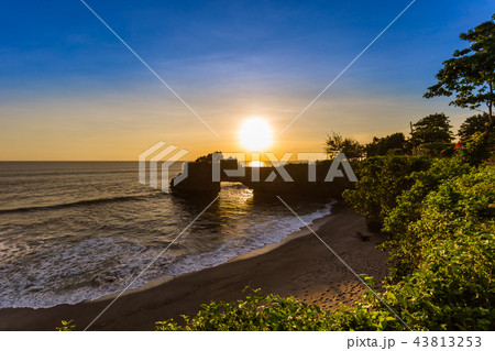 Tanah Lot Temple - Bali Indonesia 43813253