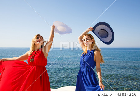 Blond women 43814216