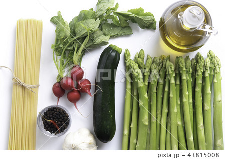 乾燥パスタと食材 乾燥パスタと食材 43815008