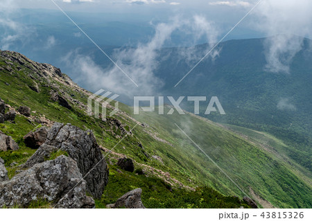 早池峰山　稜線と雲 43815326