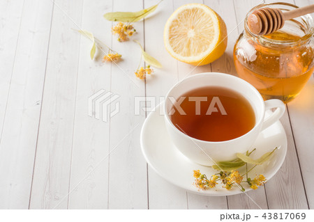 Tea with Linden, honey and Lemon.  43817069