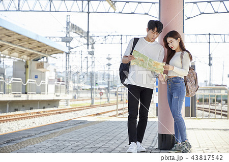 韓国人 旅行 休憩 43817542