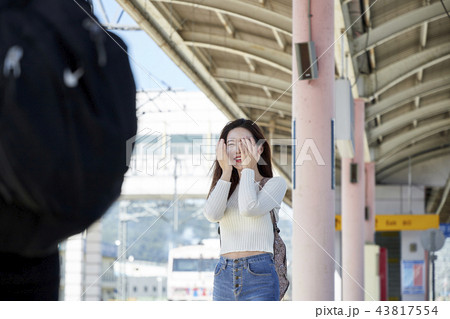 韓国人 旅行 休憩 43817554