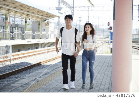 韓国人 旅行 休憩 43817576