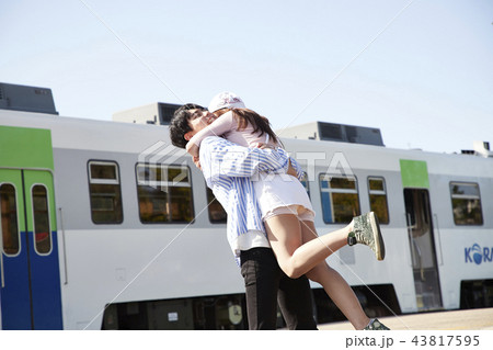 韓国人 旅行 休憩 43817595