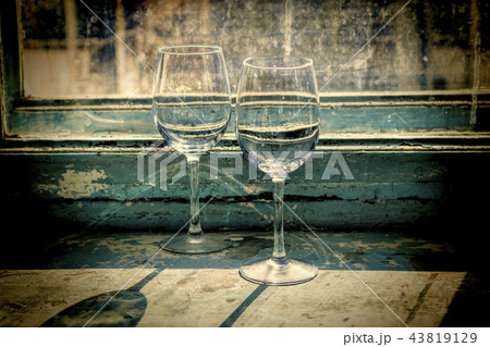 wine is poured, Wine tasting, St. Valentine's Day, winemaking 43819129