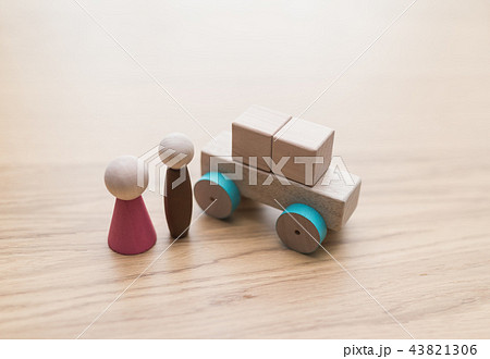 車 43821306