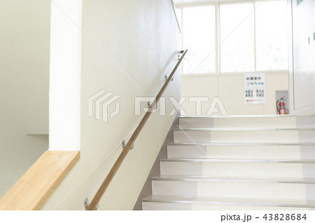 学校イメージ（階段） 43828684