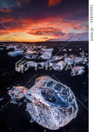 Beautiful sunset over famous Diamond beach, Iceland. 43830995