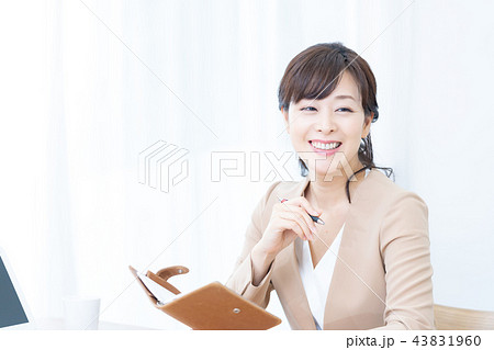 ビジネスイメージ 女性会社員 OL オフィスレディ ビジネスイメージ 女性会社員 OL オフィスレディ 43831960