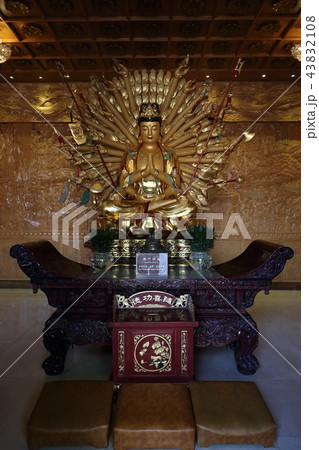 中国　シルクロード　西安　大雁塔　千手観音 43832108