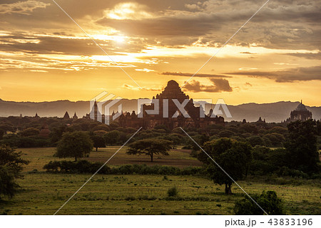 The sunset of Bagan, Myanmar  43833196