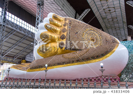 Shwethalyaung Reclining Buddha at Bago, Myanmar Shwethalyaung Reclining Buddha at Bago, Myanmar 43833406