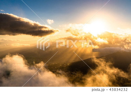 《長野県》竜王マウンテンパーク・夕景の雲海 《長野県》竜王マウンテンパーク・夕景の雲海 43834232