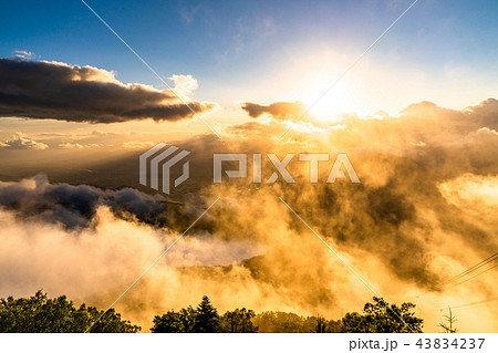 《長野県》竜王マウンテンパーク・夕景の雲海 《長野県》竜王マウンテンパーク・夕景の雲海 43834237