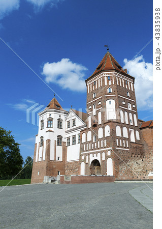 Ancient fortress 43835938