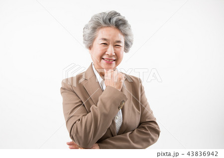 高齢者 老人 スーツ 43836942