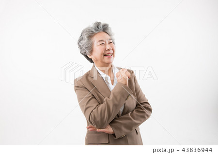 高齢者 老人 スーツ 43836944