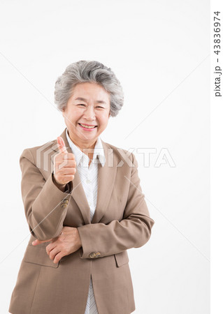 高齢者 老人 スーツ 43836974