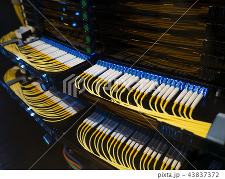 光ケーブルの配線 光ケーブルの配線 43837372