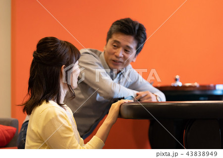 夫婦でカジノ　カジノ　ルーレット　賭け事　カジノ法案　娯楽 43838949