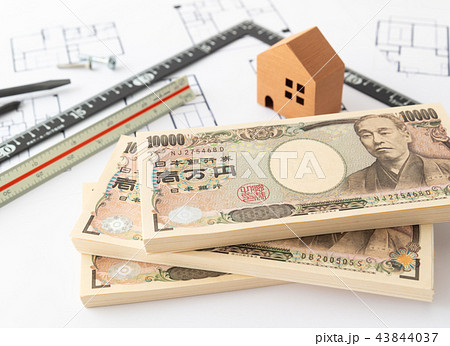 不動産　間取図　札束　設計　購入　リノベーション　リフォーム　助成金 43844037