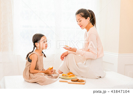 人物 ママ 母 43847104