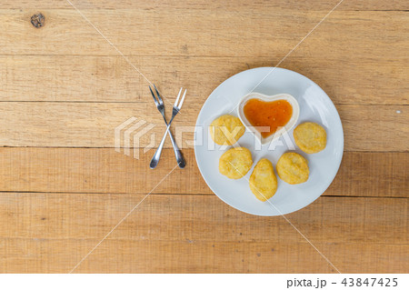Chicken nuggets crispy 43847425