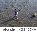 水遊びする男の子 43849740