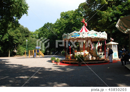 メリーゴーランド（ラ・リッザ公園、イタリア・シエナ） 43850203