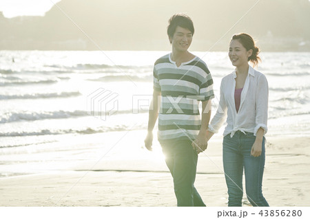 カップル　夫婦 43856280