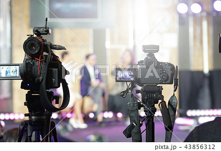 Video DSLR Camera social network live recording Video DSLR Camera social network live recording 43856312