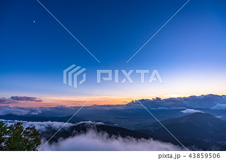 《長野県》竜王マウンテンパーク・夜景と流れる雲 43859506