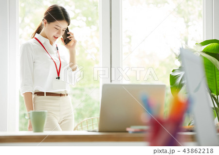 ビジネス 女性 ビジネス 女性 43862218