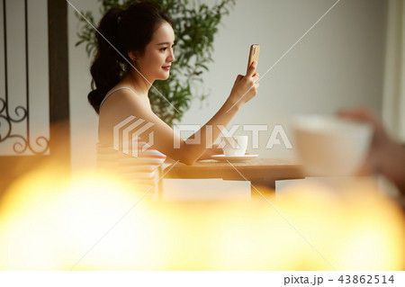 カフェ 女性 カフェ 女性 43862514