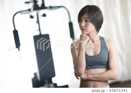 トレーニング・女性 43873391