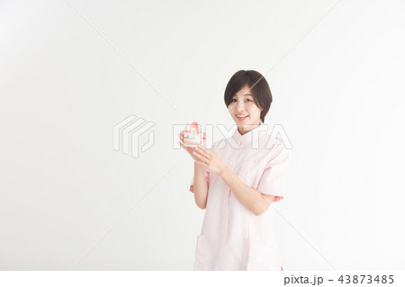 看護師・白バック 看護師・白バック 43873485