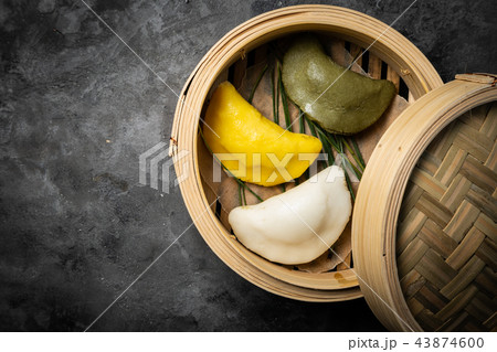 Chuseon day concept, korean thanksgiving day - songpyeon rice cakes on rustic background 43874600
