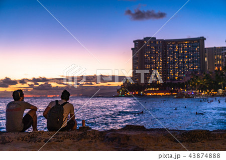 《ハワイ》ワイキキビーチ・トワイライト夜景 《ハワイ》ワイキキビーチ・トワイライト夜景 43874888