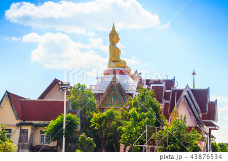 Big Buddha Image at Wat Lamduan Mekong Riverside 43876534