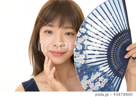寛ぐ女性 寛ぐ女性 43878800