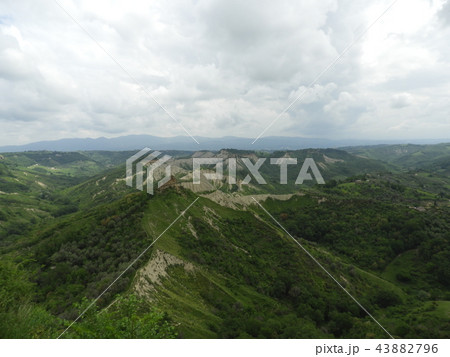 チビタ・ディ・バニョレージョからの周囲の山々 43882796