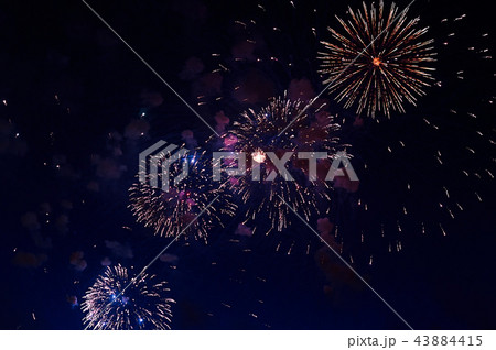 Very cheap firework over the city, red and blue 43884415